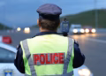 Policia në Shtime i dënon dy shoferë me 200 dhe 400 euro, tejkaluan në vijë të plotë
