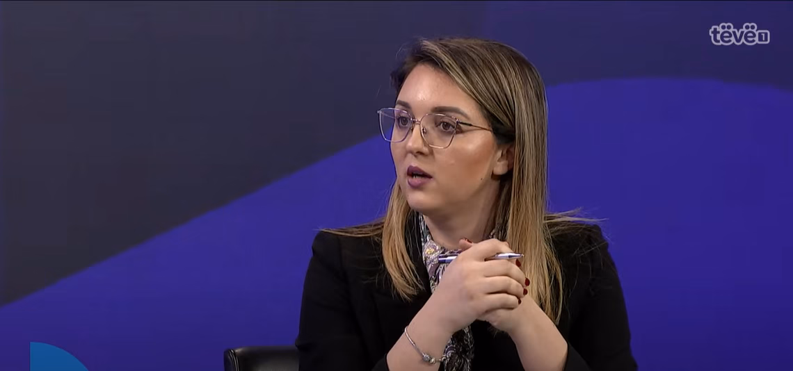 “Rrobat lahen, po turpi, a mund të lahet dot?, deputetja e VV-së reagon ndaj Kadrijajt