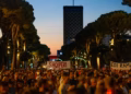 Qytetarët vijojnë protestën në ditën e 67-të në Tiranë