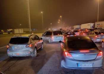 Pritje deri në 1 orë e gjysmë në pikën kufitare Muçibabë