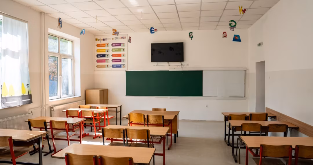 Mësimi gjithëditor zgjerohet në katër shkolla tjera në Prishtinë, parafillorët me katër orë mësim
