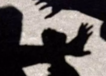 Rrahje mes një gruaje dhe dy burrave në Han të Elezit, arrestohen dy të dyshuarit