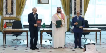 Turqia, Arabia Saudite dhe Pakistani nënshkruajnë marrëveshje të përbashkët të mbrojtjes në Samitin e Mekës