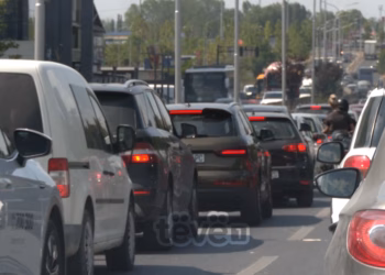 Tash e tutje, pronarët e automjeteve duhet të lajmërohen 15 ditë para skadimit të afatit të regjistrimit
