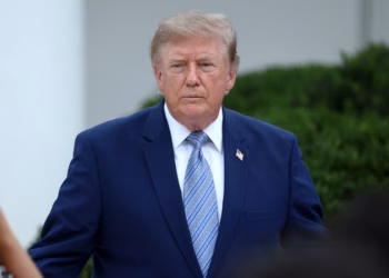 Trumpi thotë se SHBA-të kanë hequr dhe shpërthyer të gjitha minat në Ngushticën e Hormuzit