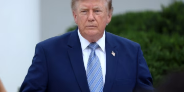 Trumpi thotë se SHBA-të kanë hequr dhe shpërthyer të gjitha minat në Ngushticën e Hormuzit