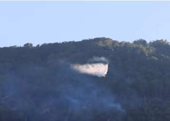 14 vatra zjarri brenda 12 orësh në Shqipëri, 5 vijojnë të jenë aktive