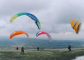 Tre pilotë nga Kosova në Top 10-shen e botës në paragllajdizëm