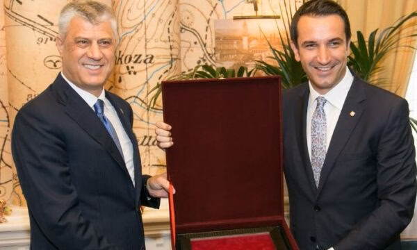 Erion Veliaj reagon nga burgu për vendimin e Hagës: Thaçi, Veseli, Krasniqi e Selimi të shpallen Qytetarë Nderi të Tiranës