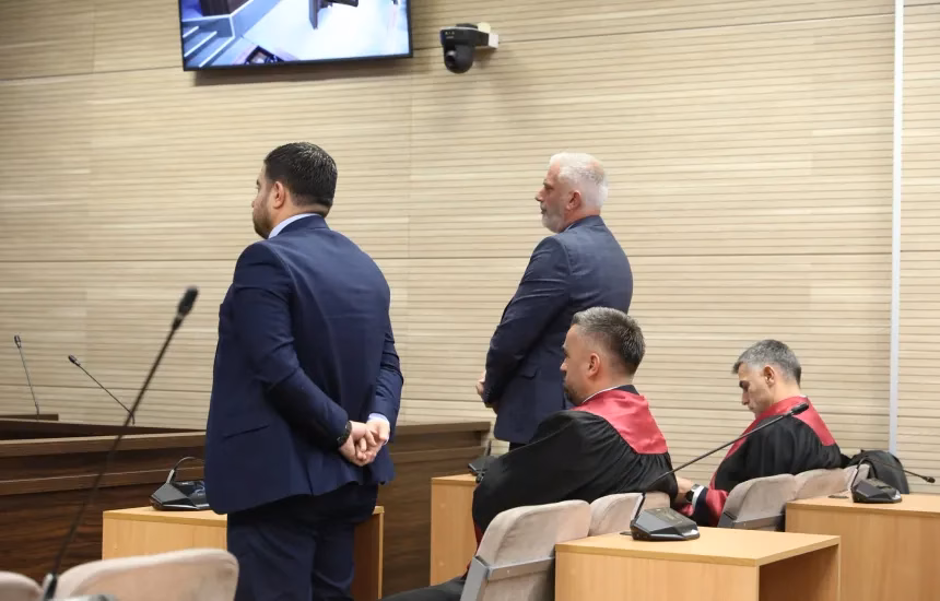 Qeveria e Kosovës pezullon Muzliukajn, pas ngritjes së aktakuzës për korrupsion