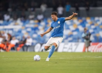 Napoli fiton ndaj Bolognas, Amir Rrahmani ndër më të mirët në fushë