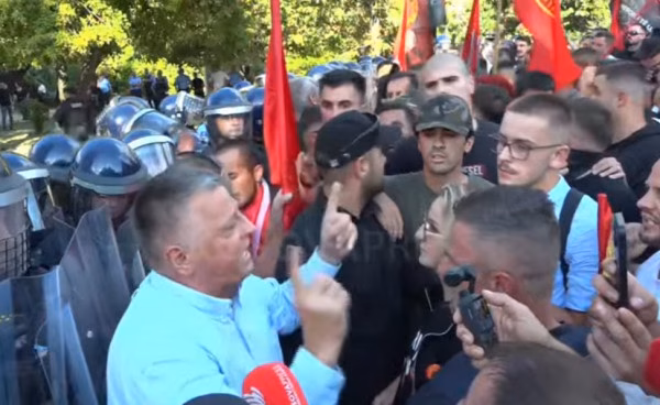 Protestuesit përleshen me policinë, Nasim Haradinj kërkon të ulen gjakrat