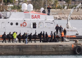 Pesë vende të BE-së synojnë dërgimin e migrantëve jashtë BE-së deri më 2027