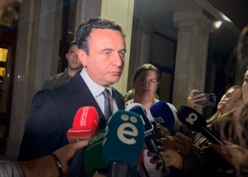Kurti paralajmëron takim të ri me Abdixhikun: Duhet të diskutojmë rrugën përpara