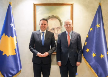 Abdixhiku pret ambasadorin e ri të BE-së, diskutojnë për seancën e 9 shtatorit