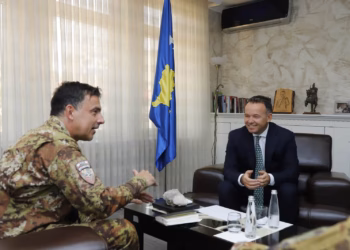 Peci pas takimit me Komandantin e KFOR-it: Angazhohemi për hapjen e urave të bashkëpunimit
