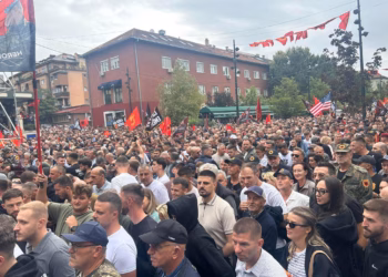 Nis “Marshi për Liri” në Prishtinë, qytetarët marshojnë në mbështetje të ish-krerëve të UÇK-së