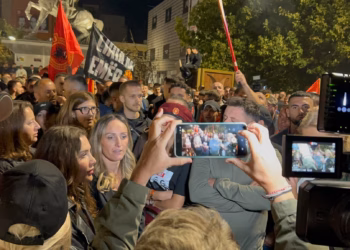 “Jo në emrin tim”, qytetarët edhe sonte protestojnë në Prishtinë