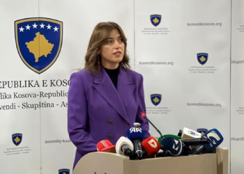 Haxhiu: Nuk i ndihmojmë Kosovës dhe të akuzuarve në Hagë nëse shkojmë në zgjedhje