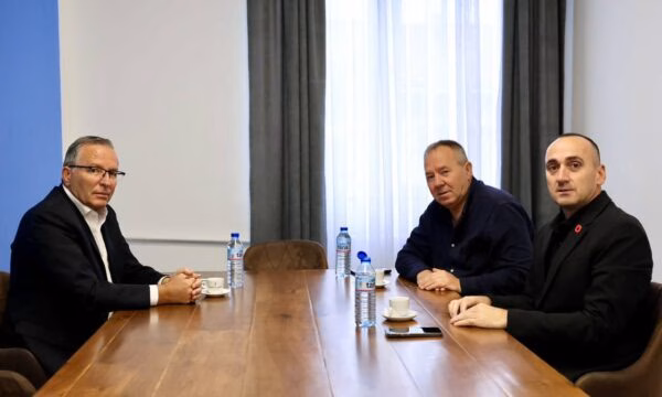 Hamza pret në takim udhëheqësit e OVL të UÇK-së: Më 1 tetor, të gjithë në shesh kundër padrejtësisë
