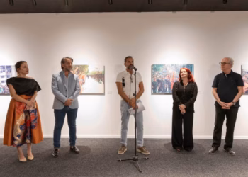 ​​Sonte në Prishtinë u hap ekspozita “Ditari i një fotografi të luftës”