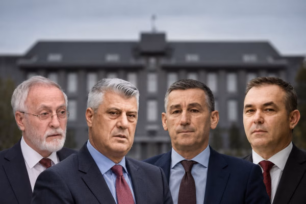 Verdikti për Thaçin, Veselin, Krasniqin e Selimin, transmetohet me vetëm 10 minuta vonesë