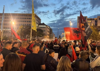 Shqiptarët tubohen sot në Vjenë, Munih e Cyrih në mbështetje të ish-krerëve të UÇK-së