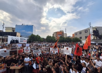 ​“UÇK-ja është pjesë e historisë”, studentët kërkojnë liri për çlirimtarët