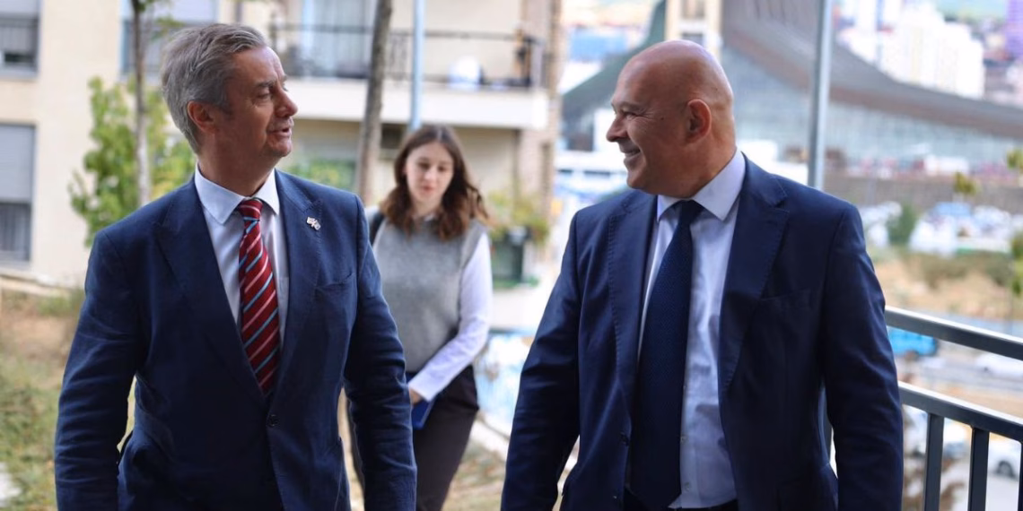 Gjini në takim me ambasadorin Hargreaves, flasin për zhvillimet në Kosovë