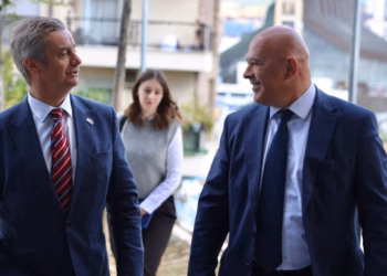 Gjini në takim me ambasadorin Hargreaves, flasin për zhvillimet në Kosovë