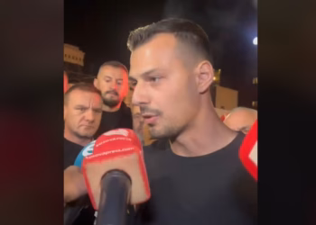 Endrit Thaçi nga protesta: Populli është me UÇK-në, besojmë në pafajësinë e çlirimtarëve