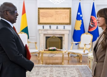 Haxhiu pranon letrat kredenciale të ambasadorit të Guinesë, diskutojnë zgjerimin e bashkëpunimit