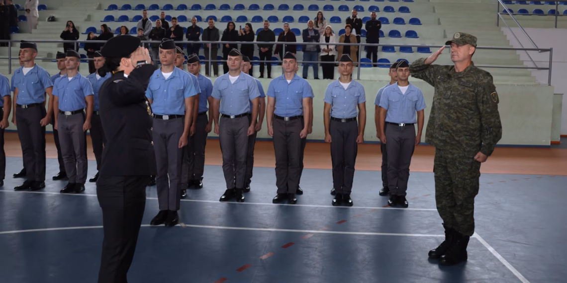 17 kadetë të rinj i bashkohen FSK-së, mes tyre edhe një nga Shqipëria