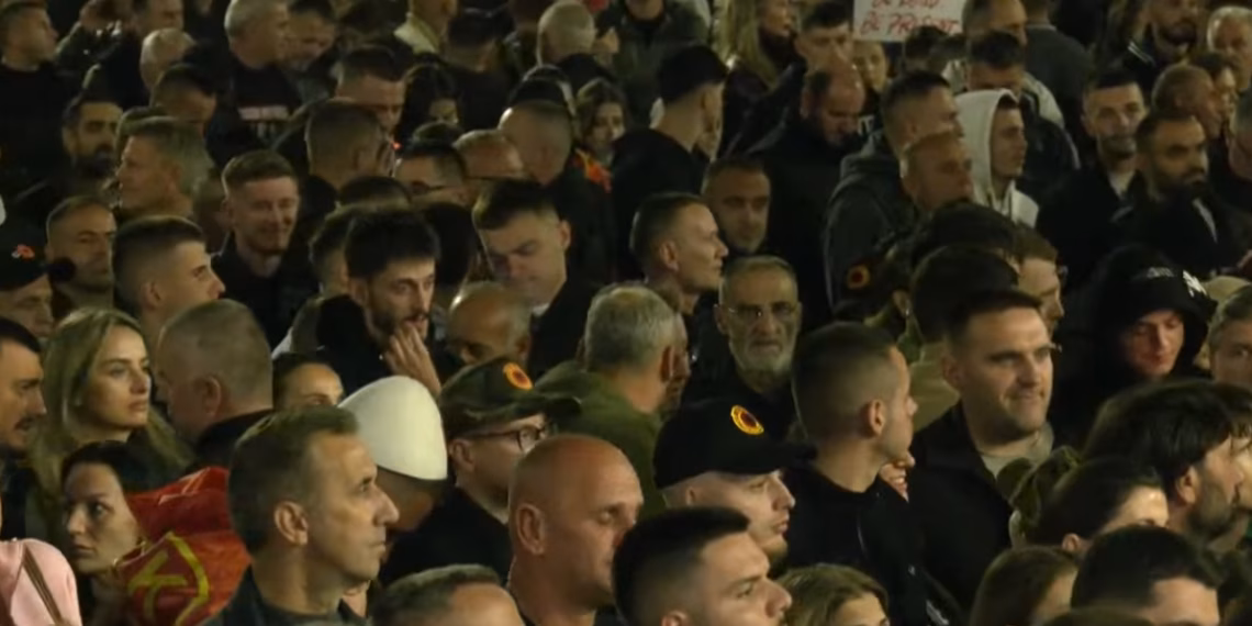 Nis nata e 14-të e protestës në Prishtinë kundër aktgjykimit ndaj ish-krerëve të UÇK-së