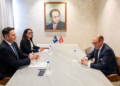 Abdixhiku takon ambasadorin norvegjez, diskutojnë zhvillimet politike në Kosovë