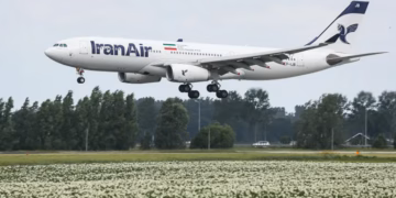 Emiratet ndalojnë fluturimet e linjave ajrore iraniane në zbatim të sanksioneve amerikane