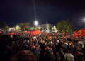 Nata e 11-të e protestave në Prishtinë, mijëra qytetarë tubohen në sheshin “Skënderbeu” në Prishtinë