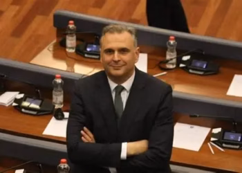 ​Simiq foli në emër të popullit serb, i reagon Bajqinovci