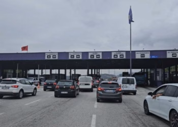 Qytetarë nga Shqipëria drejt Prishtinës, nisen për marshin në mbështetje të ish-krerëve të UÇK-së