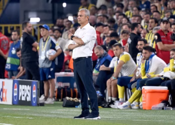 Refuzohet dorëheqja e trajnerit të Fenerbahçes
