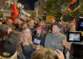 Disa deputetë të Kuvendit të Kosovës i bashkohen protestuesve para ndërtesës së Qeverisë