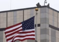 Ambasada amerikane njofton stafin për protestën: Shmangni Sheshin Skënderbej dhe zonat përreth