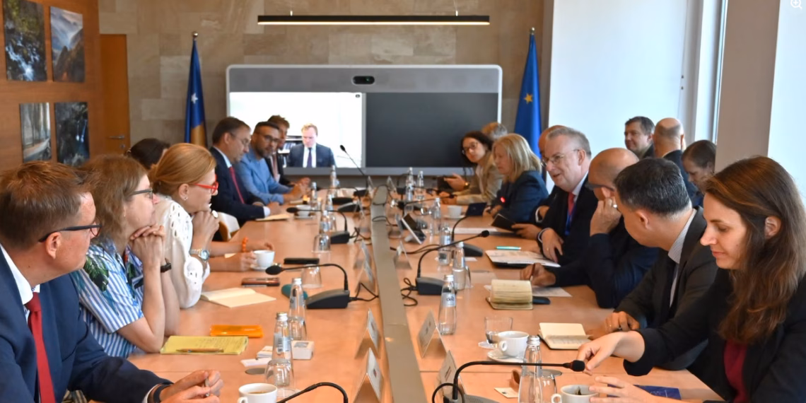 Dirk Schuebel ka pritur në takim shefat e misioneve të shteteve anëtare të BE-së në Kosovë, diskutohet situata politike në Kosovë