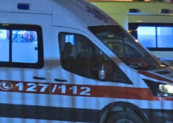 U plagos me thikë në Tiranë, ndërron jetë në spital 49-vjeçari