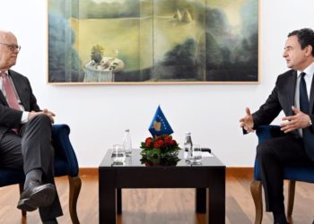 Kurti takon ish-ministrin gjerman të Mbrojtjes, Rudolf Scharping