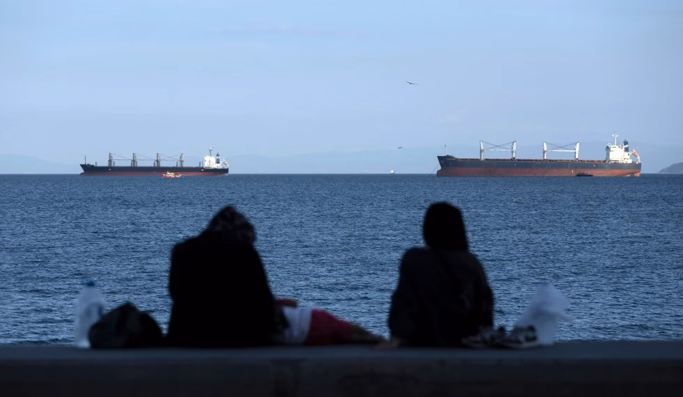 Anija turke fundoset brenda 11 minutash pas përplasjes, 10 marinarë në bord