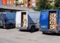 Konfiskohen pesë furgona dhe një kamion me dru pa dokumentacion në Ferizaj