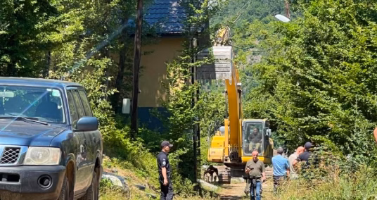 Aksion në Rezallë të Zubin-Potokut, nis rrënimi i objekteve pa leje