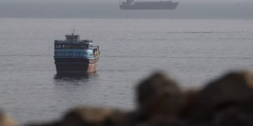 Irani thotë se i ka paraqitur SHBA-së planin për rihapjen e Hormuzit