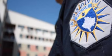 Policia apelon për protestë të qetë, paralajmëron ndërprerje të përkohshme të trafikut në disa rrugë Prishtinë